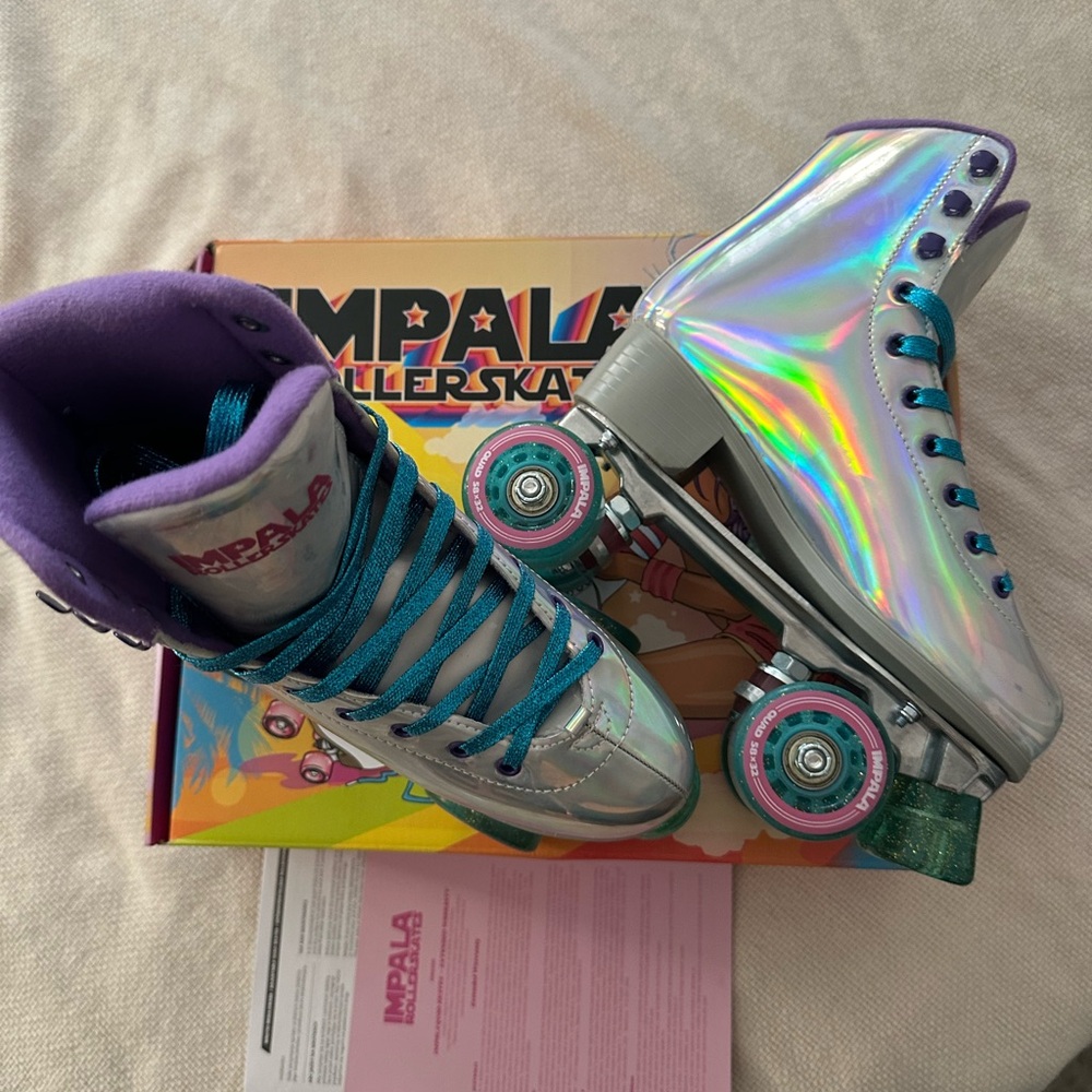 BNIB! Impala Holographic Roller Skates - size 7 - Picture 11 of 14